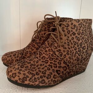 Cityclassified Cheetah Print Wedges from Buckle Store Size 9